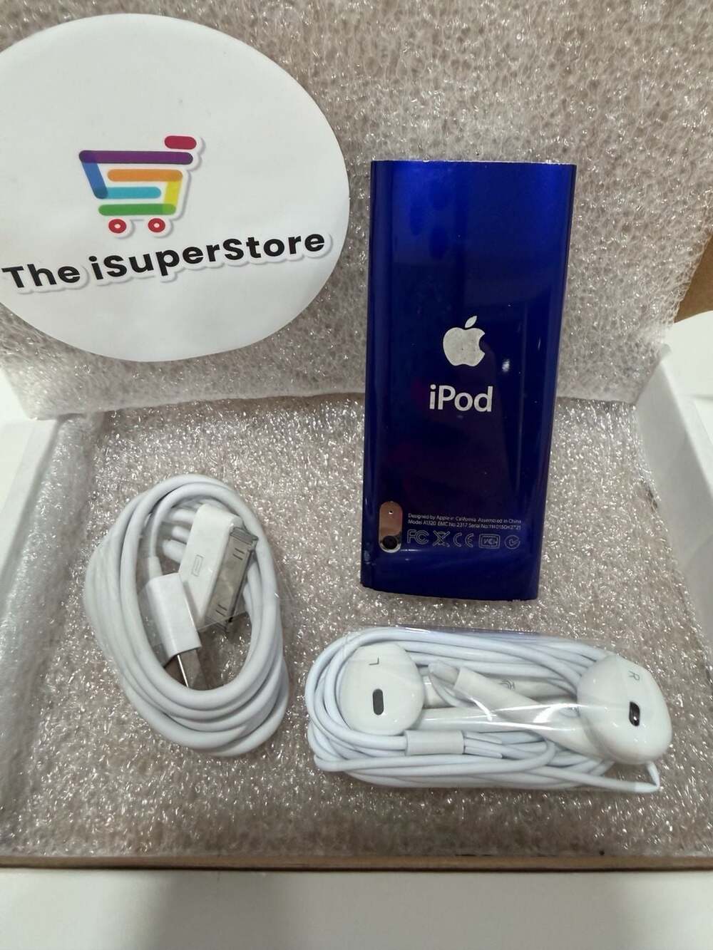 Apple iPod Nano 5th Generation 8GB  Purple  Model A1320 Bundle - Picture 2 of 5